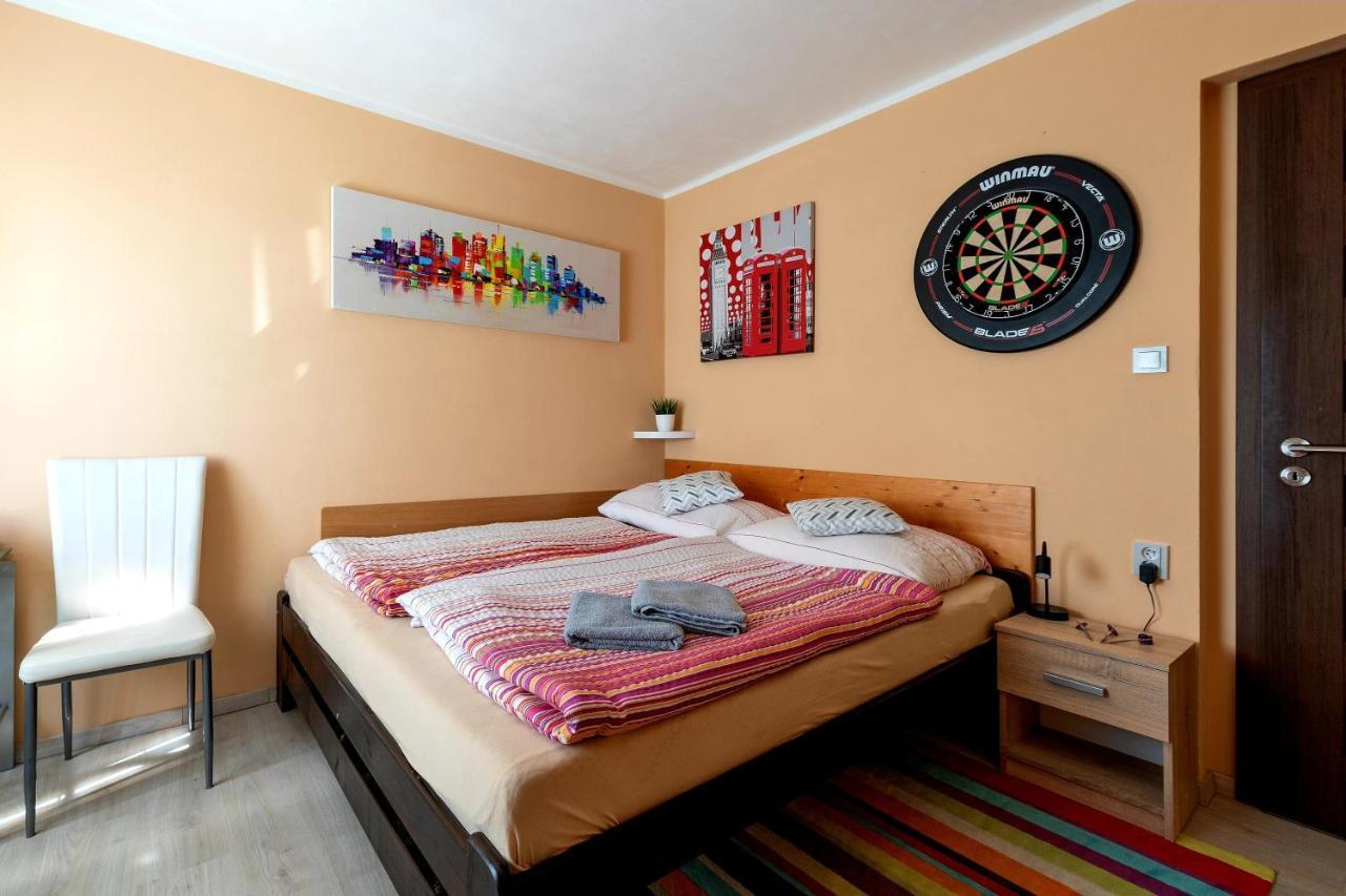 Homestay Cozy At Metro Station, Private Bathroom, 9minutes Oldtown, 15minutes Airport, Wifi *